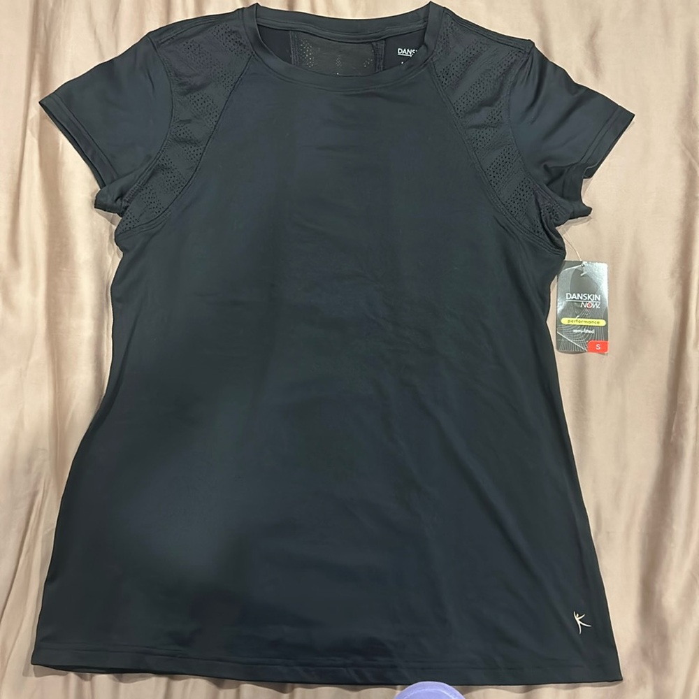 Woman Athletic Workout Top Black Semi-Fitted Dri-Fit Short Sleeve Size Small 4-6